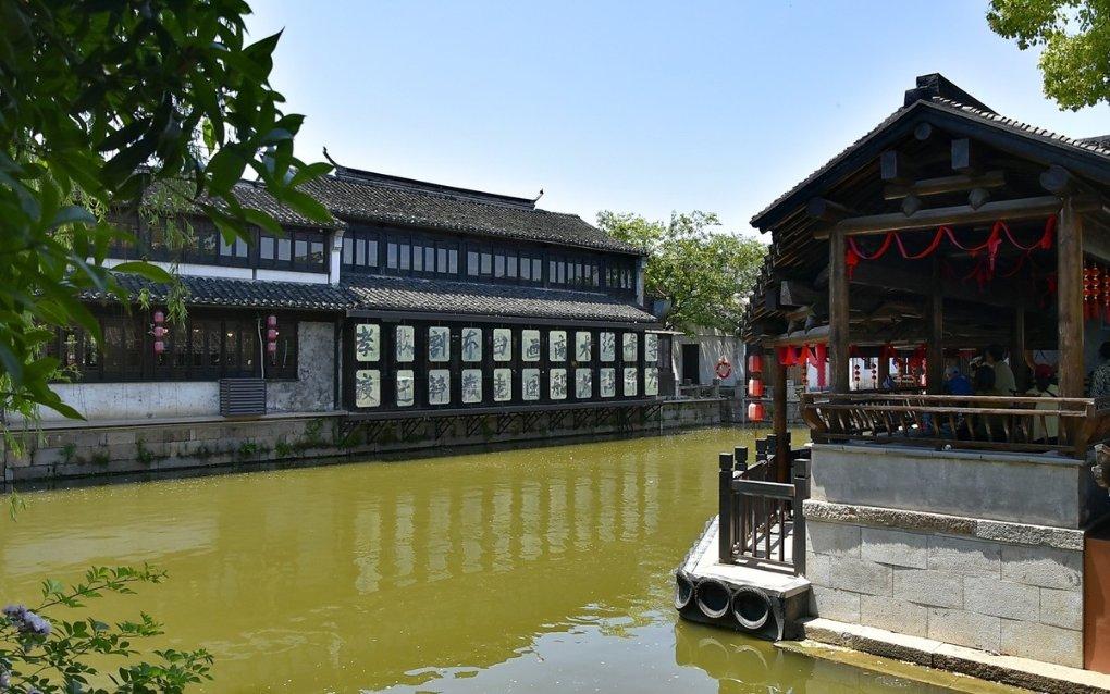 冯道：一生历经五朝十二帝，自评但教方寸无诸恶，狼虎丛中也立身